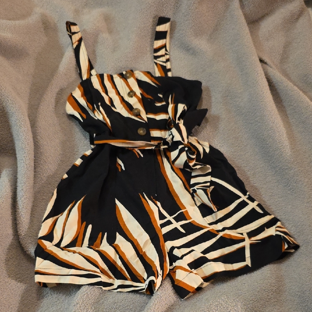 NWT** Nine West Black and Orange Tropical Patterned Romper